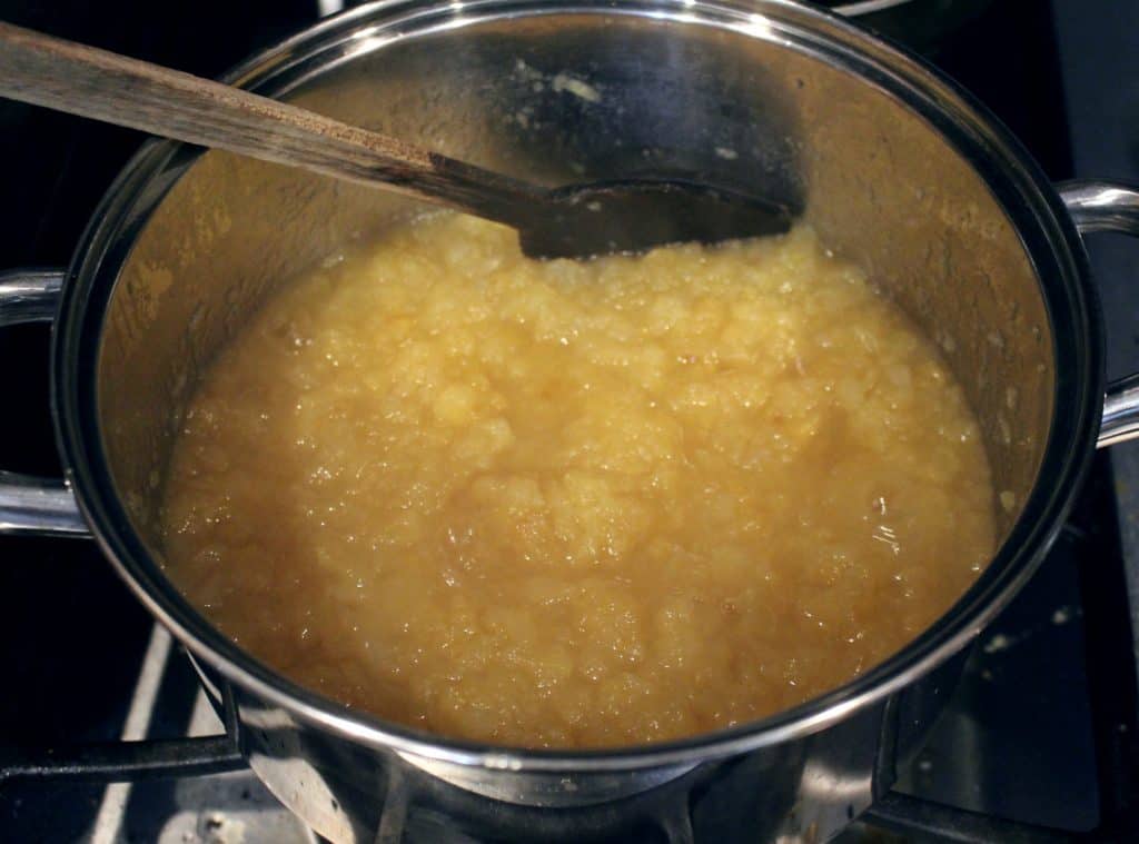 cooked apples in a bowl