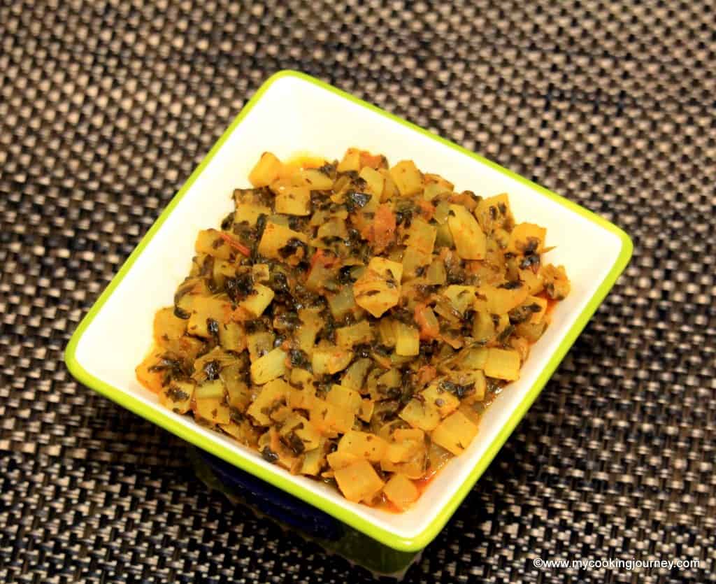 Mooli Palak Subzi in a square bowl