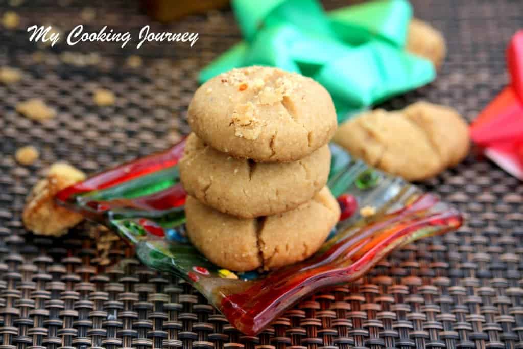 Nan Khatai served in a dish