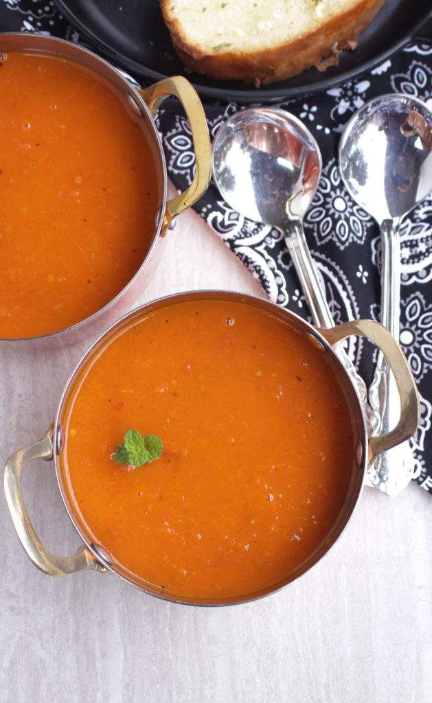 Roasted Tomato And Basil Soup in 2 bowls